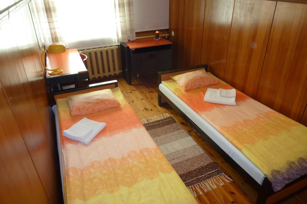 Kihelkonna Pastorate Guesthouse Szoba fotó