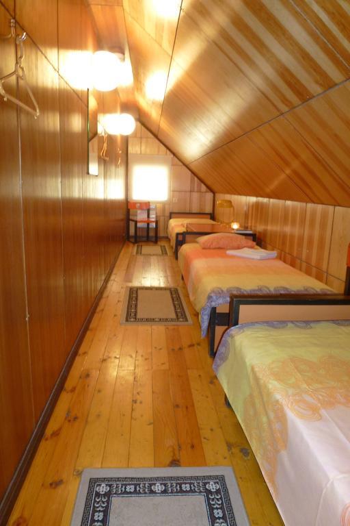 Kihelkonna Pastorate Guesthouse Szoba fotó